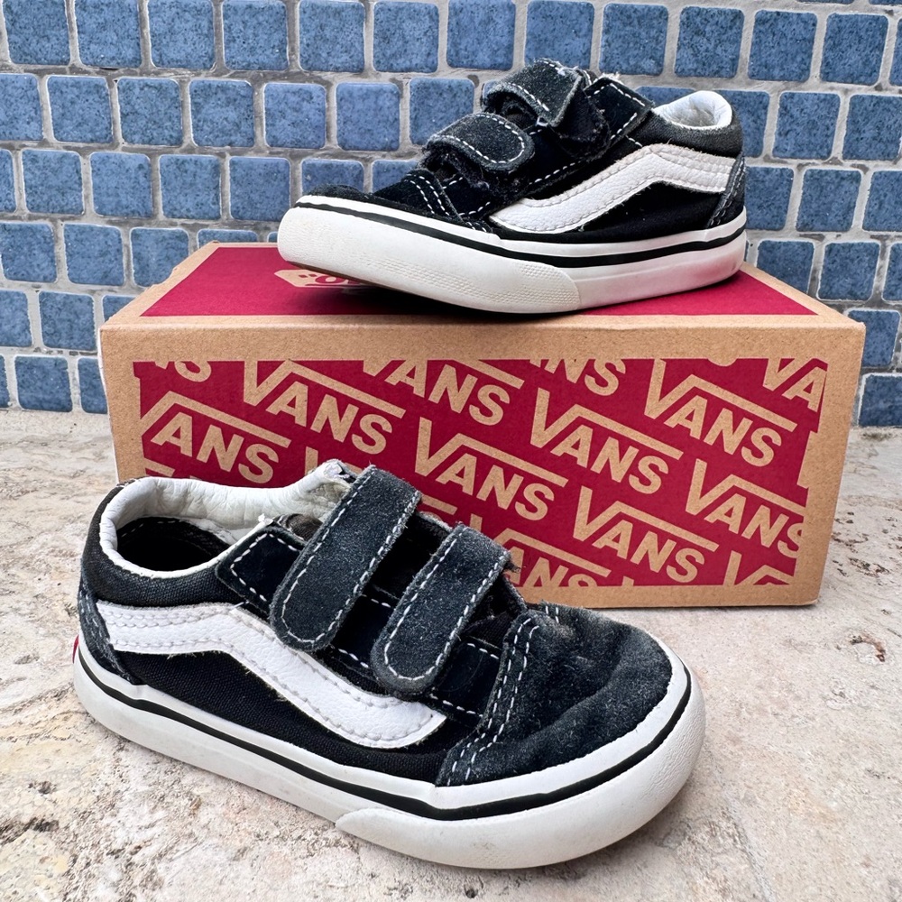 Vans Old Skool V BLACK  White  Toddler Size 7 - In Box